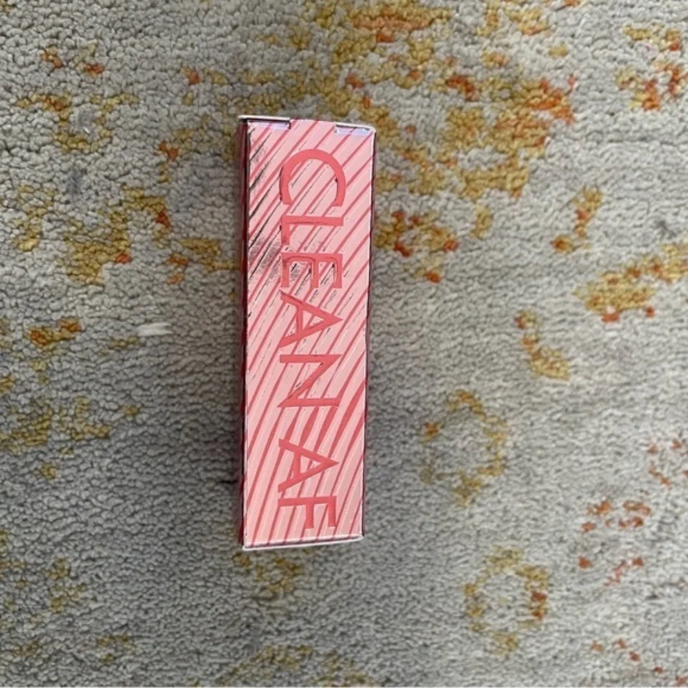 NIB Lawless Fawn‎ Satin Luxe Classic Cream Lipstick